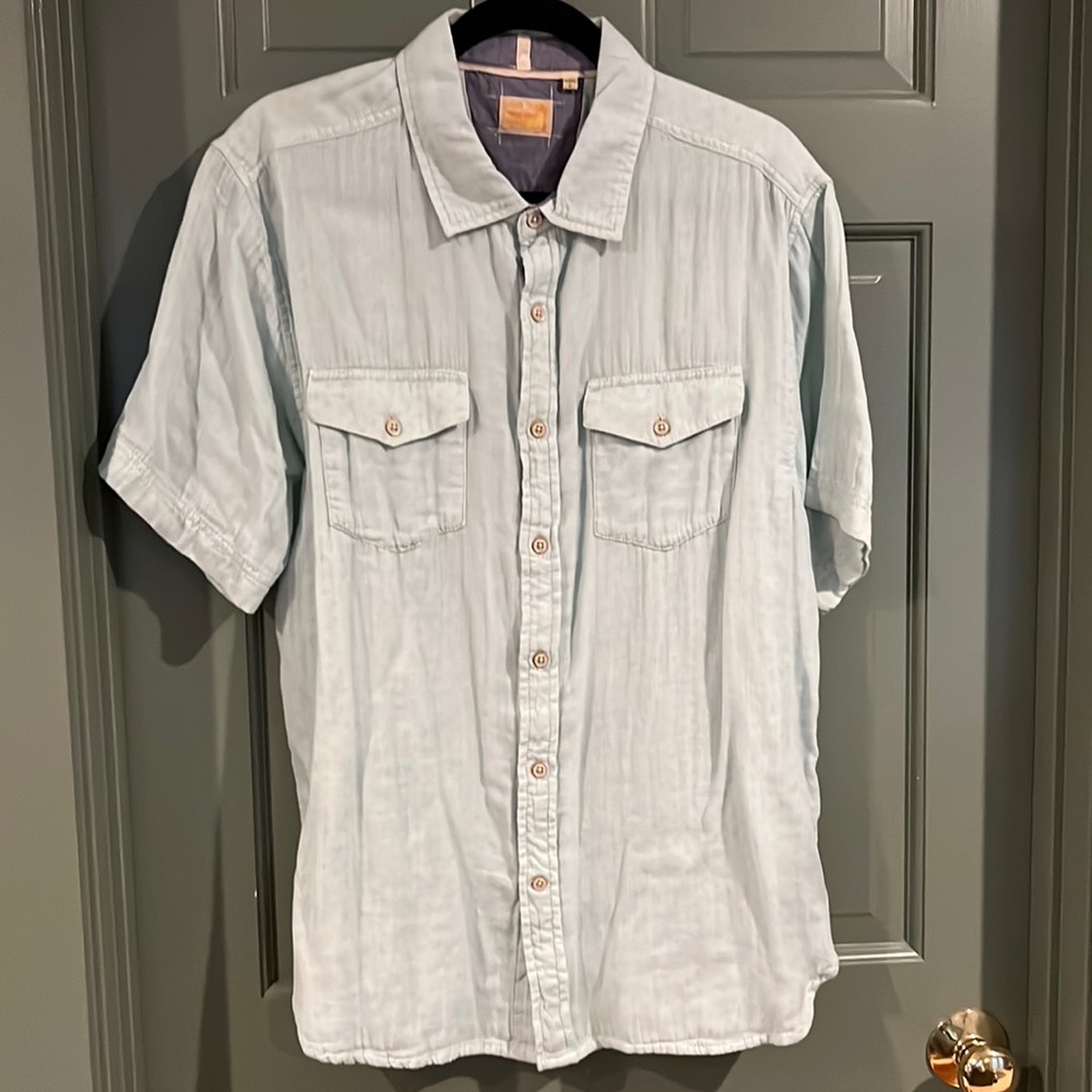 Men’s True Grit short sleeve button up.